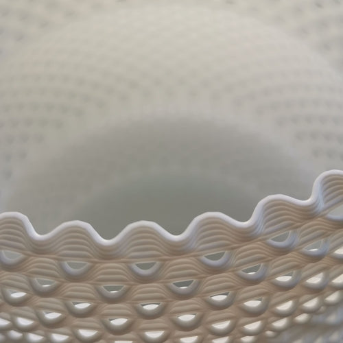 Lueur de la Ruche : Géométrie Organique & Douceur de l'Aube